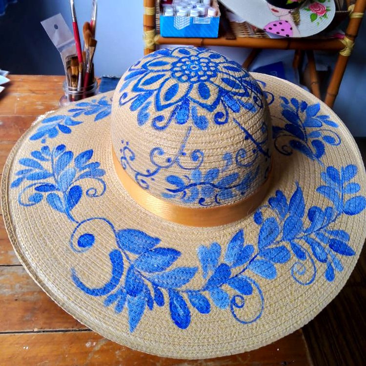 Hermoso sombrero tejido a mano
