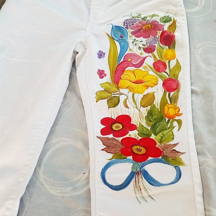 Hermoso bordado en camisa