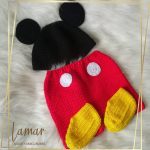 Ropa de mickey mouse tejida a mano